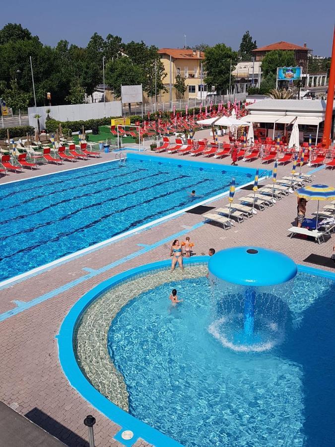 Hotel Monti Riccione Eksteriør bilde