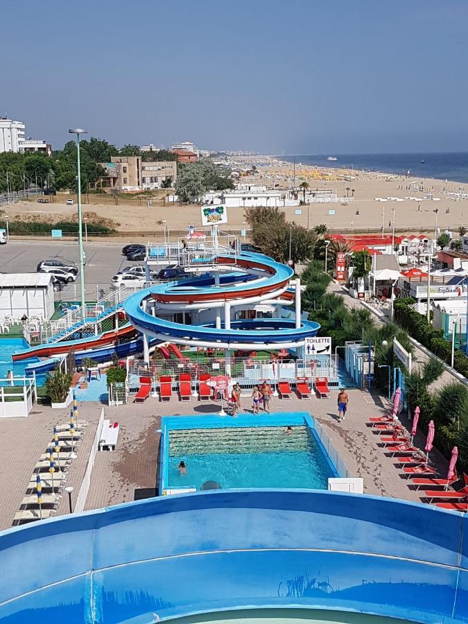 Hotel Monti Riccione Eksteriør bilde