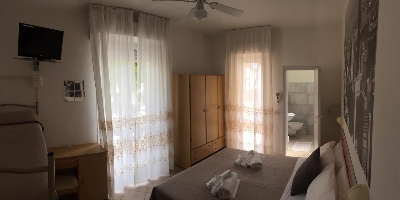 Hotel Monti Riccione Eksteriør bilde