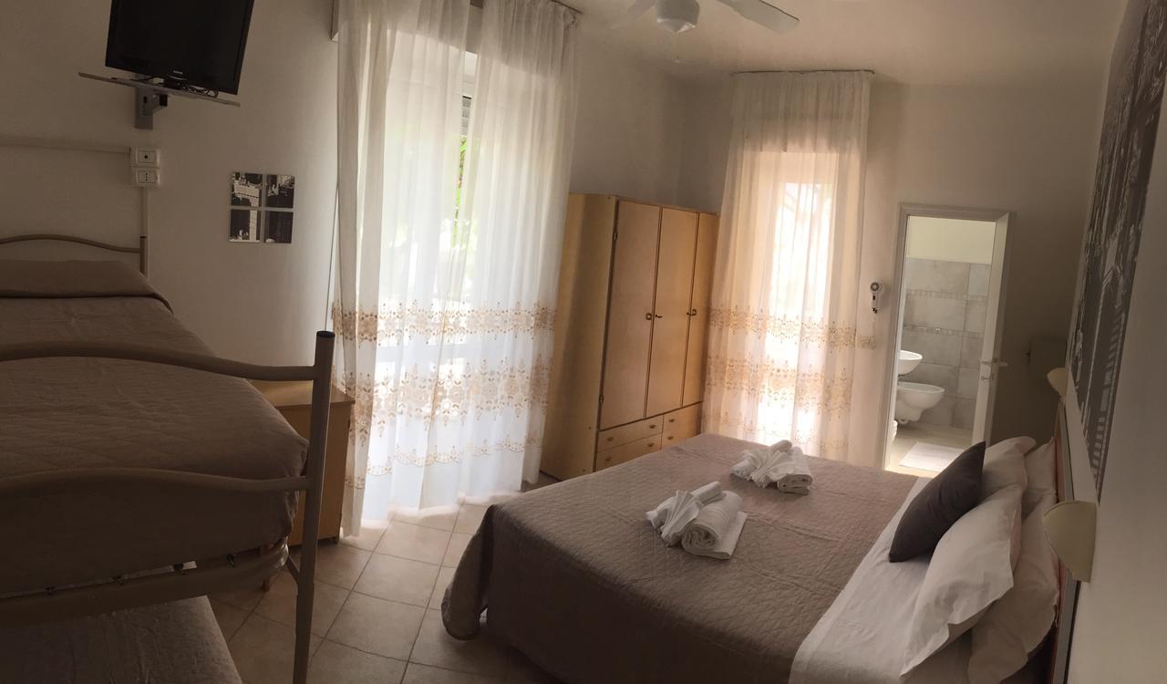 Hotel Monti Riccione Eksteriør bilde