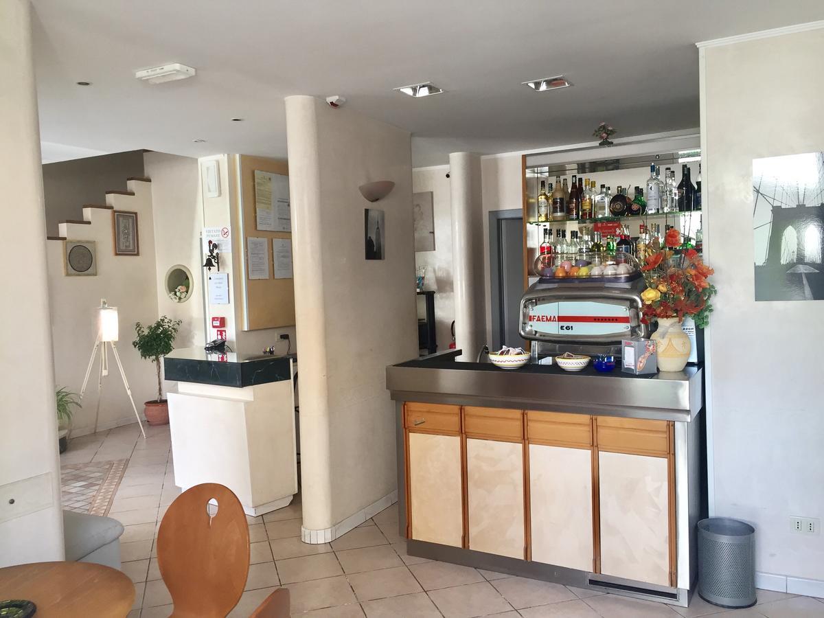 Hotel Monti Riccione Eksteriør bilde