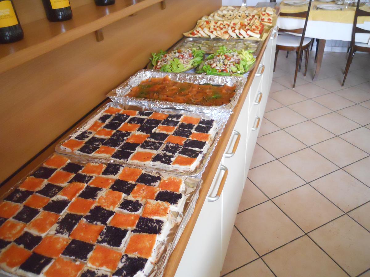 Hotel Monti Riccione Eksteriør bilde