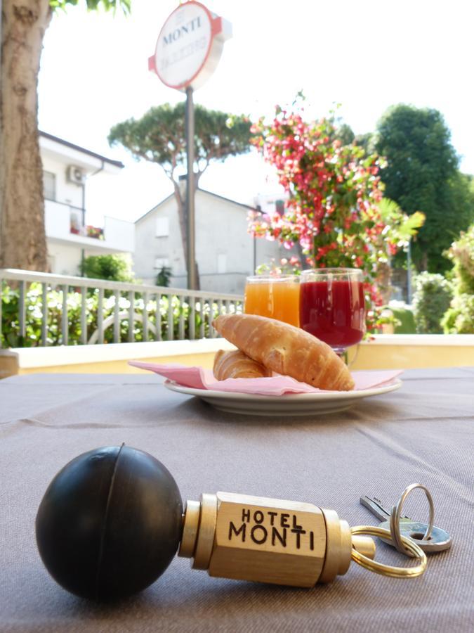 Hotel Monti Riccione Eksteriør bilde