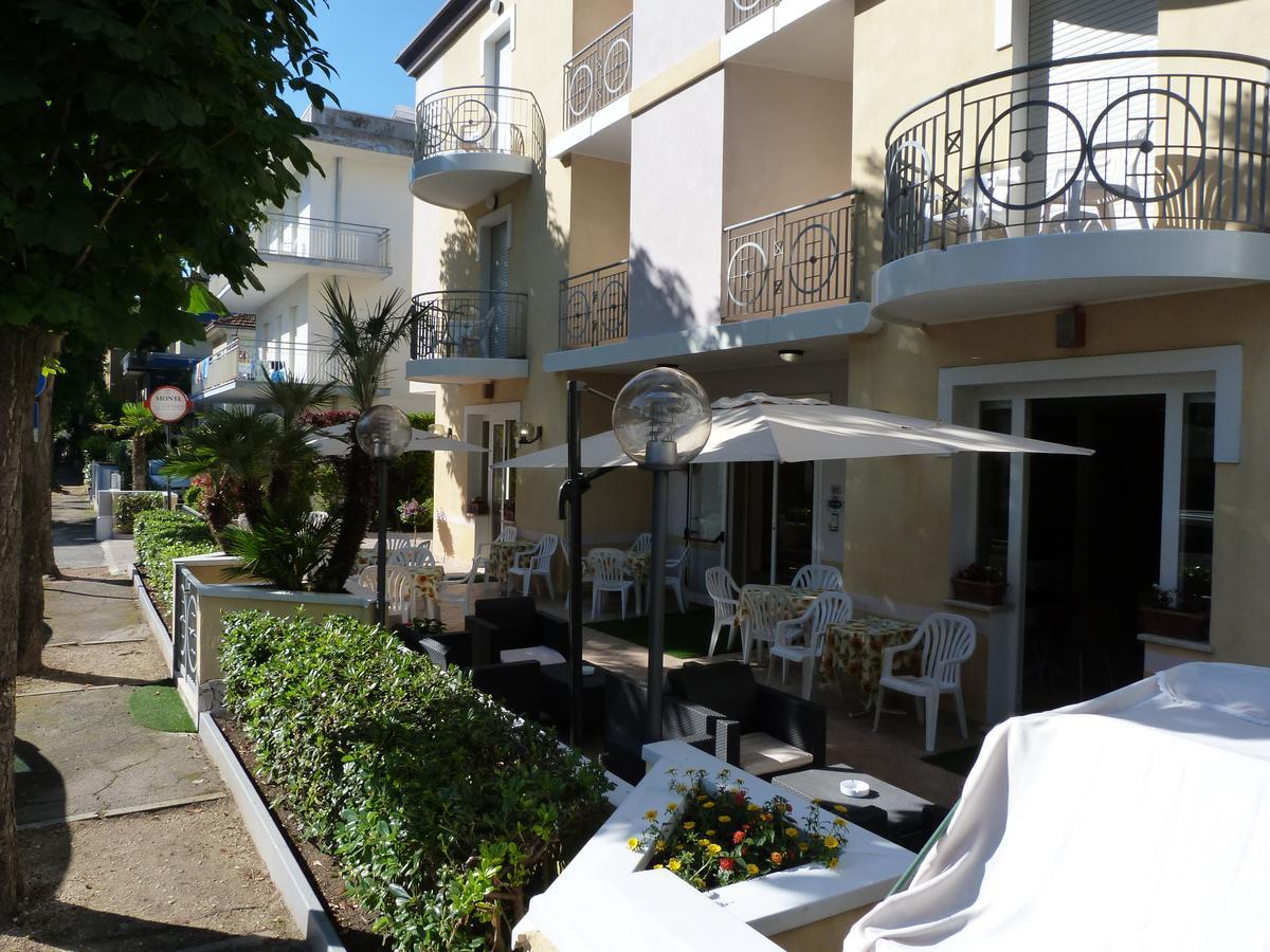 Hotel Monti Riccione Eksteriør bilde