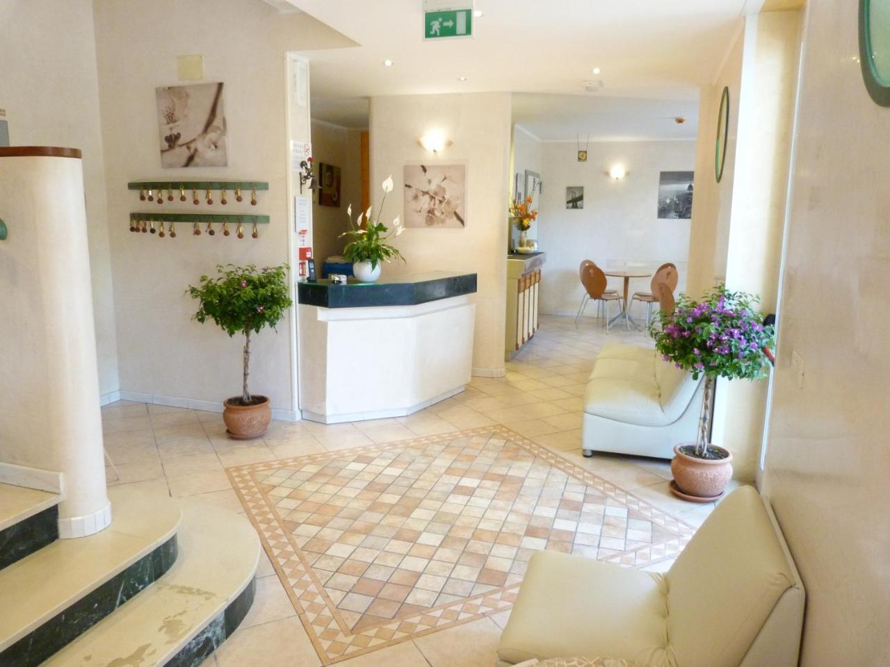 Hotel Monti Riccione Eksteriør bilde