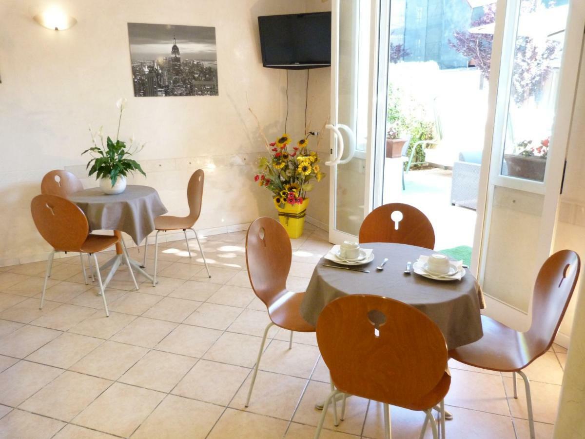 Hotel Monti Riccione Eksteriør bilde